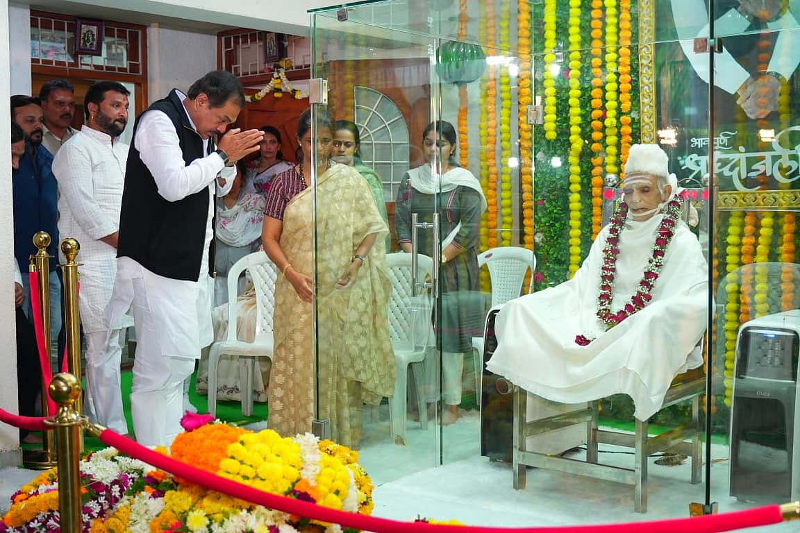 Rana Jagjitsingh Patil| Facebook  : Veteran Congress leader Shivraj Patil Chakurkar passed away at 90, his last rites were performed according to Lingayat traditions with the full state honour. 