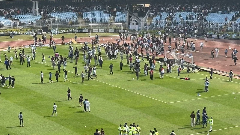 Messi Tribute Turns Messy: GOAT India Tour 2025 Kicks Off With Chaotic Kolkata Leg