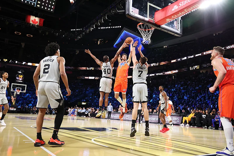 Oklahoma City Thunder Vs San Antonio Spurs NBA Cup semifinals-Chet Holmgren
