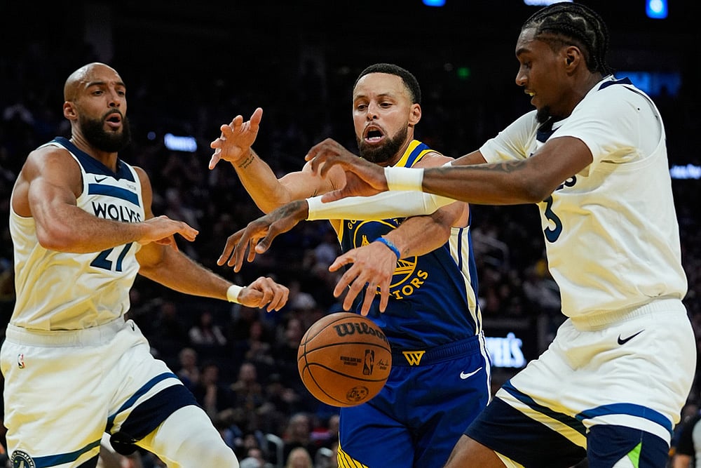 Minnesota Timberwolves vs Golden State Warriors NBA game-Stephen Curry