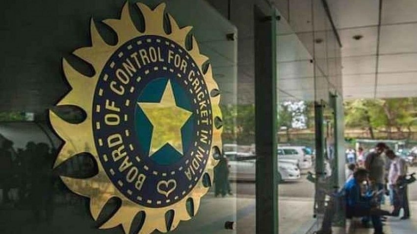 File : BCCI makes it compulsory for all contracted Indian players to play in Vijay Hazare Trophy starting from 24 December.