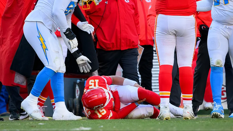 Patrick Mahomes Suffers ACL Tear As Kansas City Chiefs Miss NFL Playoffs