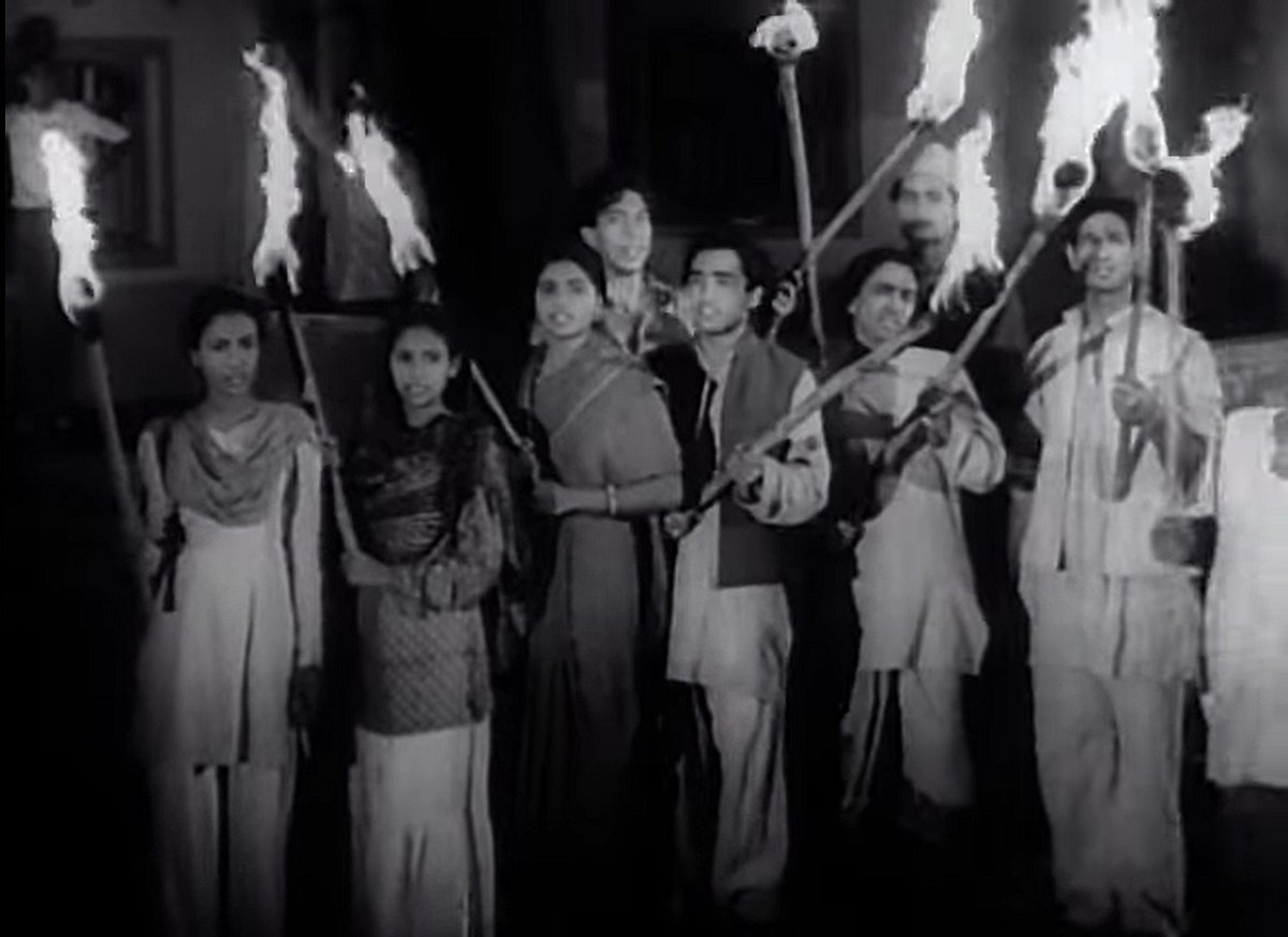 Neecha Nagar (1946)