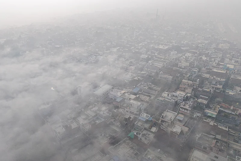 Weather: Fog in Prayagraj