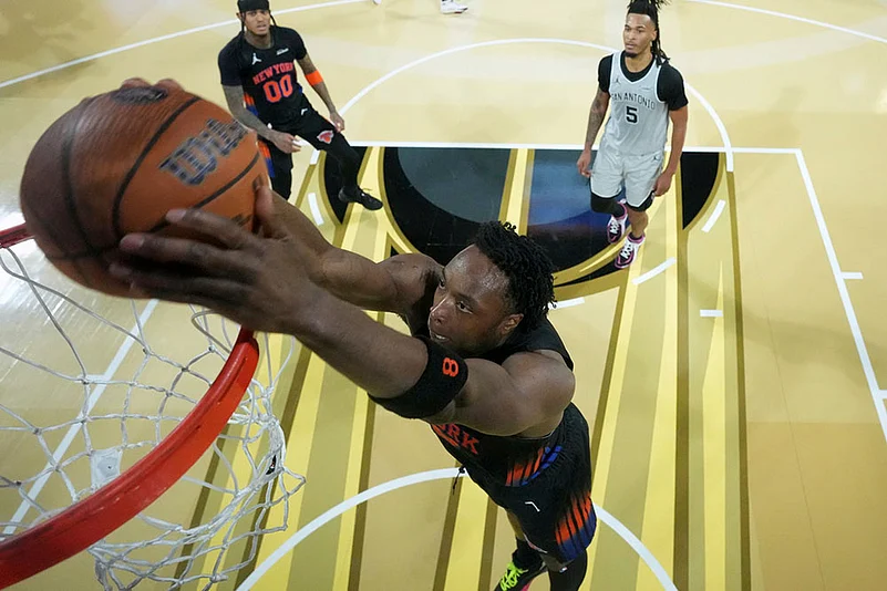 NBA Basketball Game: San Antonio Spurs vs New York Knicks