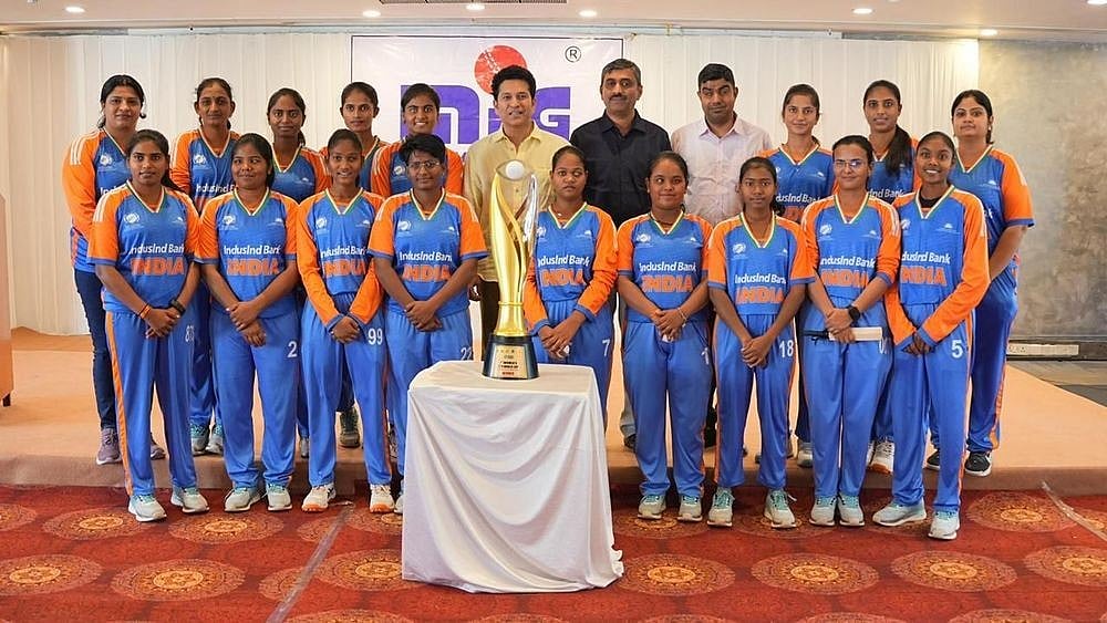 X/PTI : Legendary Indian batter Sachin Tendulkar meets the Indian blind women's team who won the inaugural women's T20 World Cup last month.