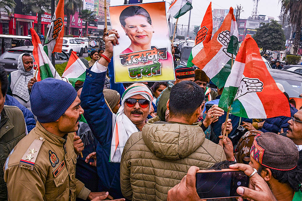 | Photo: PTI : Congress party workers hold a protest over the proposed renaming of MGNREGA under the VB-G Ram G Bill, in Prayagraj.