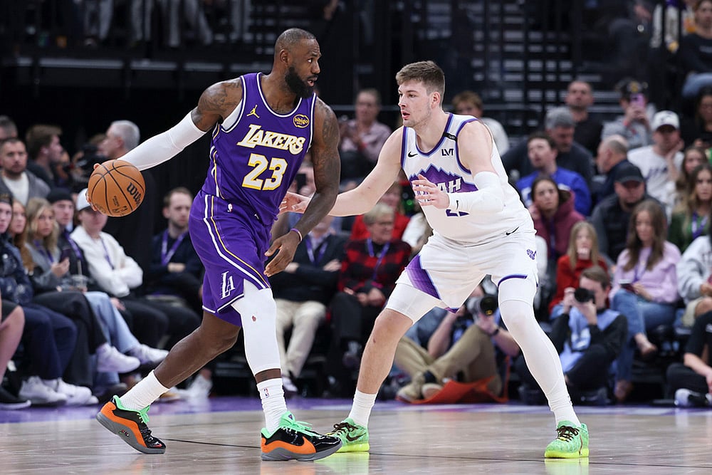 Los Angeles Lakers vs Utah Jazz NBA game-Lebron James
