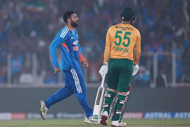 India vs South Africa 5th T20I Cricket in Ahmedabad-Varun Chakaravarthy