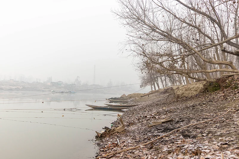 Kashmir erratic weather