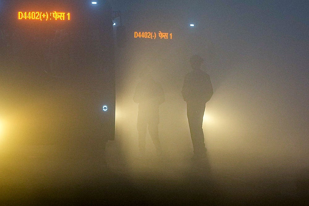 Weather: Winter fog in Delhi