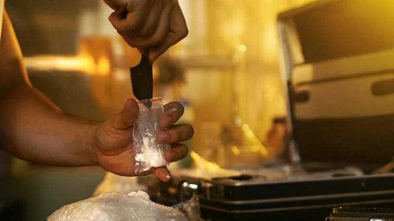 Italy drug crackdown, Italian police arrests 2025, cannabis shop closure Italy