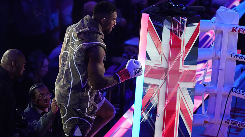 Jake Paul vs Anthony Joshua live updates main card 2025 updates highlights Miami