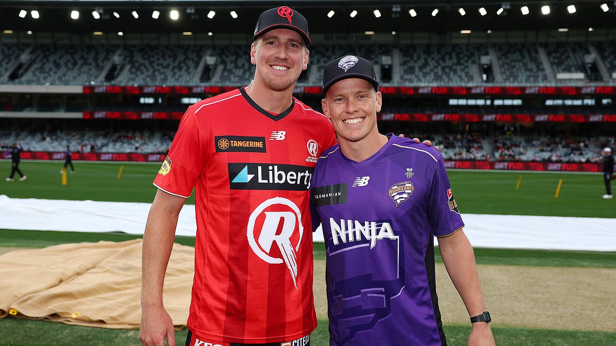 X/BBL : Captains Nathan Ellis (right) and Will Sutherland at the bat flip for the Big Bash League 2025-26 match between Melbourne Renegades and Hobart Hurricanes.
