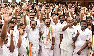 A .S SATHEESH KOCHI : Leader of Opposition in Kerala Assembly V.D. Satheesan, centre, with party leaders during a programme organised to celebrate party's success in the recently held Kerala local body elections, in Kochi,