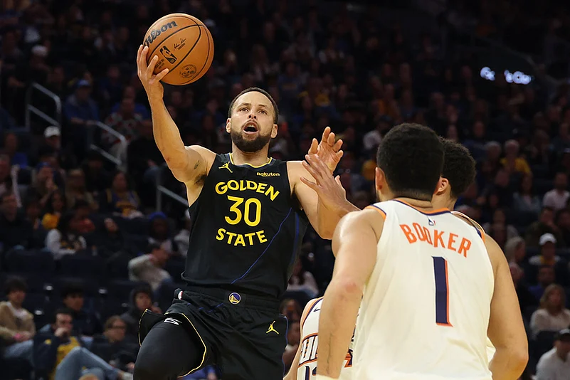 Phoenix Suns vs Golden State Warriors NBA Basketball game-Stephen Curry
