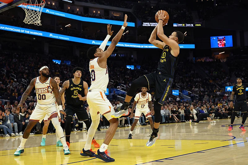 Phoenix Suns vs Golden State Warriors NBA Basketball game-Stephen Curry