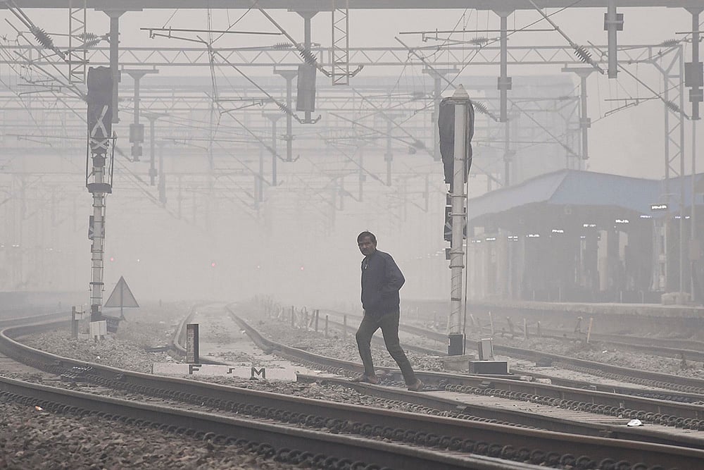 Weather: Low visibility in Prayagraj