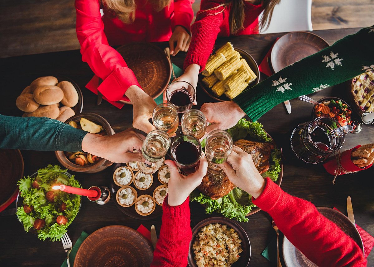 Lucky New Year Food Traditions & Festive Dishes Around The World 2026