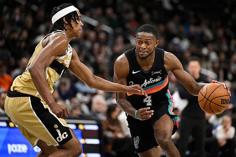 Washington Wizards Vs San Antonio Spurs NBA Basketball-DeAaron Fox