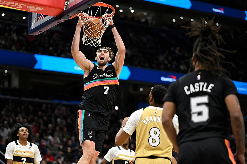 Washington Wizards Vs San Antonio Spurs NBA Basketball-Luke Kornet
