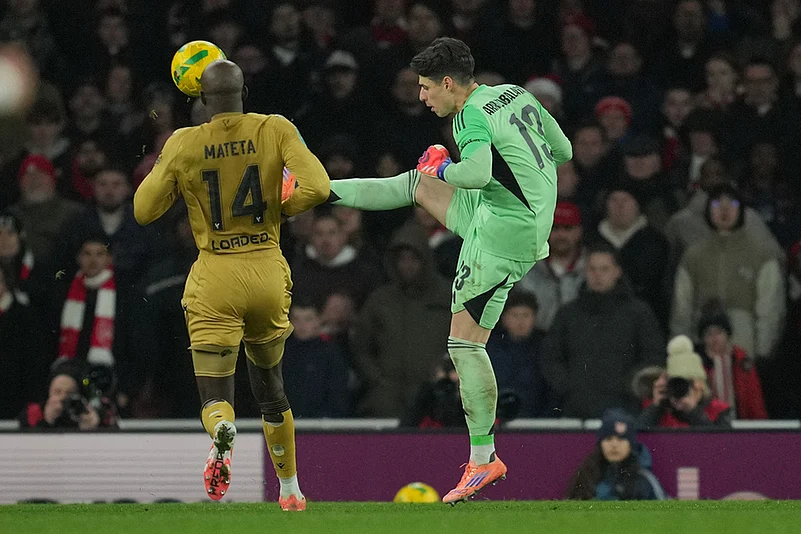Arsenal vs Crystal Palace EFL Cup 2025-26 Quarter-Final-Kepa Arrizabalaga