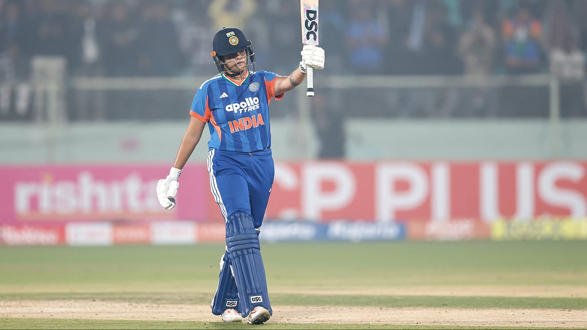 X/ BCCIWomen : Shafali Verma during India's 2nd T20I against Sri Lanka 