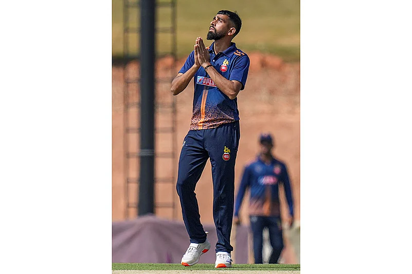 Vijay Hazare Trophy: Andhra vs Delhi Prince Yadav