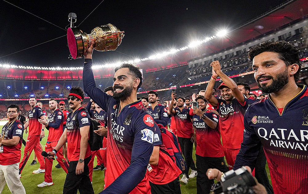 Year-ender 2025 sprots gallery-Cricket-IPL 2025 championship trophy 