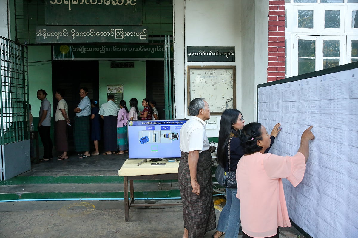 Imago / Xinhua : This photo taken on Dec. 28, 2025 shows a scene at a polling station in Yangon, Myanmar. Myanmar kicked off its 2025 multi-party democratic general election with the first phase held on Sunday. The general election is scheduled to be held in three phases, with the second phase set for Jan. 11, 2026, followed by the third phase on Jan. 25. 