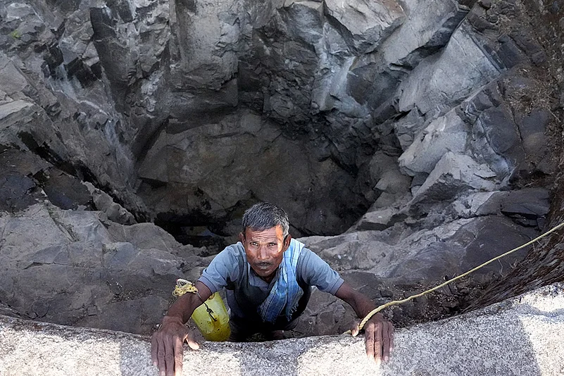 In Borchibari village, Nashik district drought