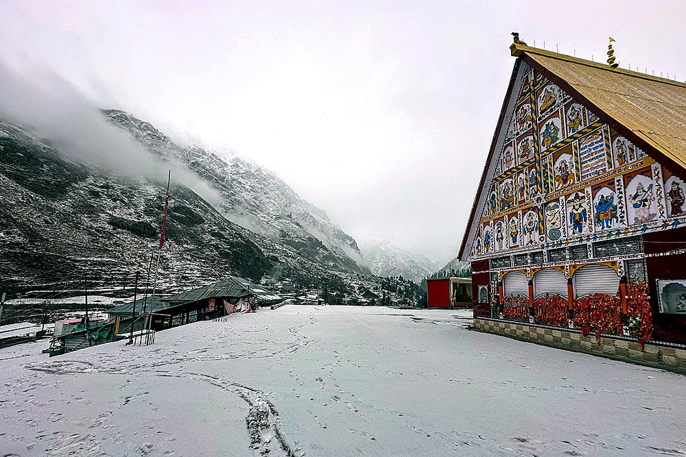 Weather: Snow in Jammu