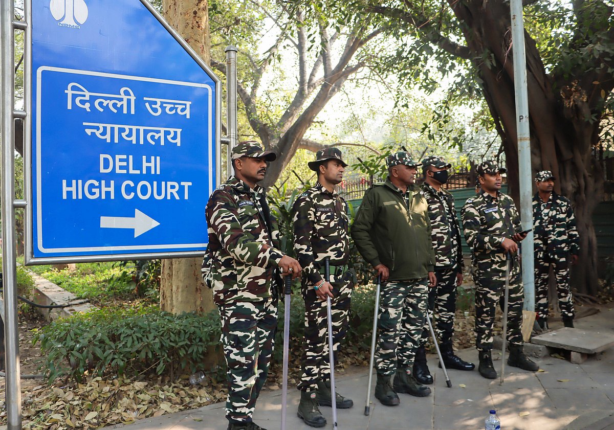 IMAGO / ANI News : Protests outside Delhi High Court over Conditional Bail to BJP Leader Kuldeep Singh Sengar