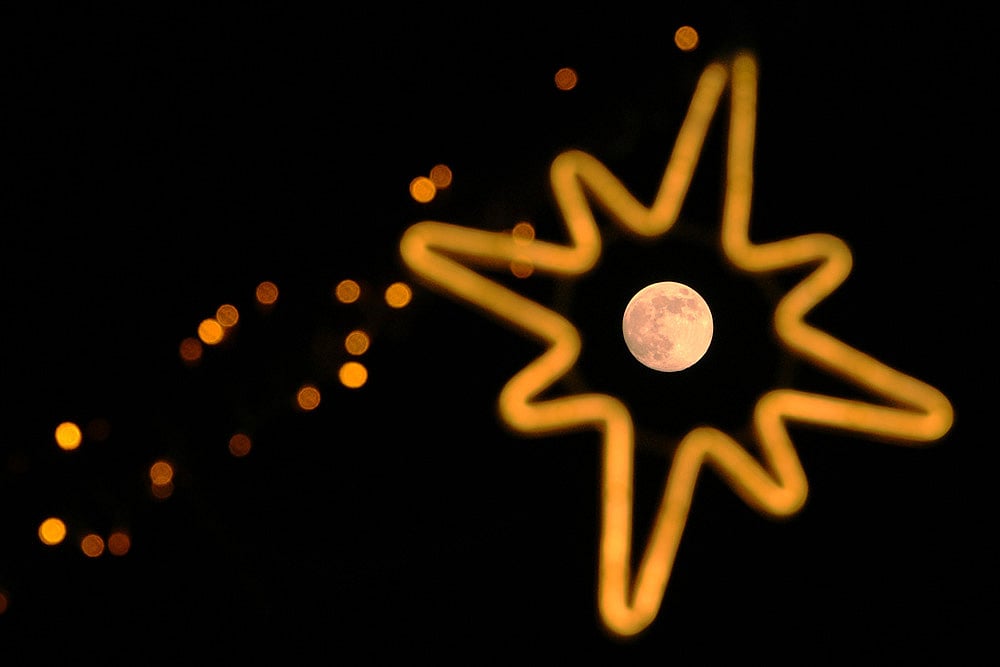 China Wolf Supermoon