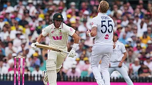 | Photo: AP/Mark Baker : Australia's Marnus Labuschagne takes a run during play on day two of the fifth and final Ashes cricket test between England and Australia in Sydney, Monday, Jan. 5, 2026.