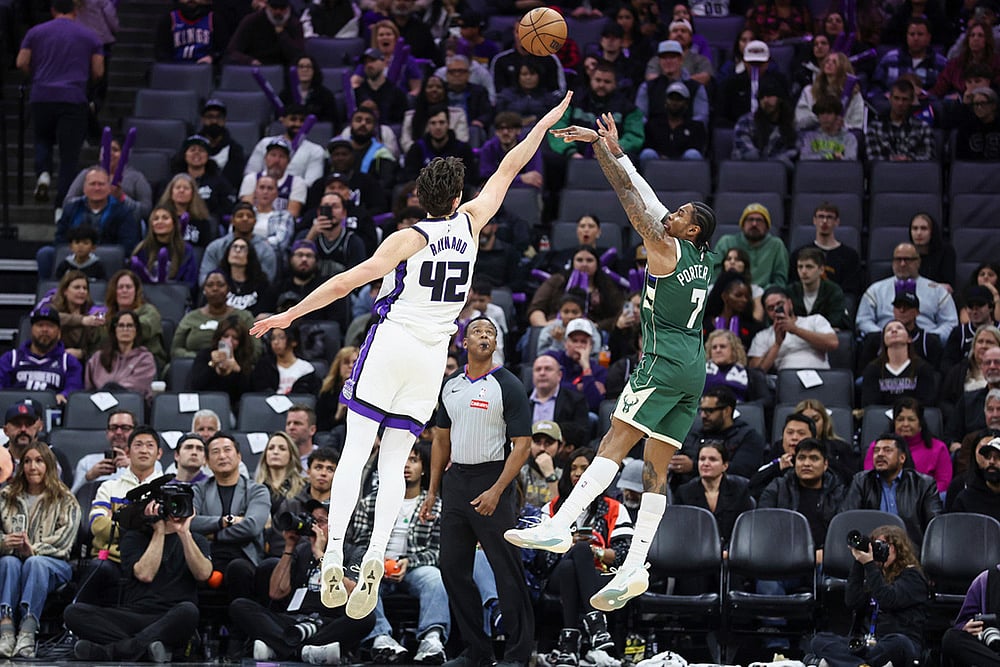 Milwaukee Bucks vs Sacramento Kings NBA Basketball-Kevin Porter Jr