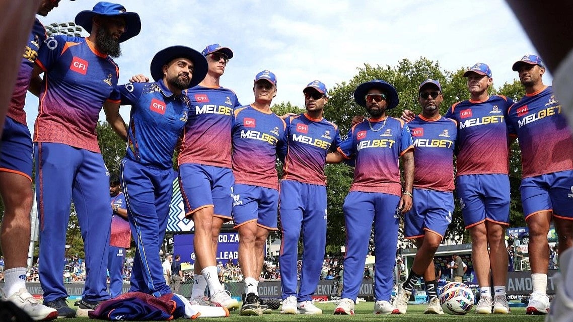 SA20 : MI Cape Town in a huddle ahead of their SA20 game against Joburg Super Kings.