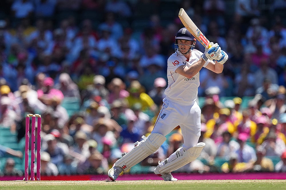 AUS Vs ENG 5th Ashes Test Day 4 pics-Harry Brook