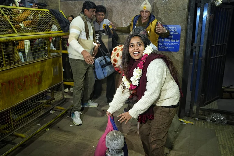 Gulfisha Fatima - Suresh Kumar Pandey