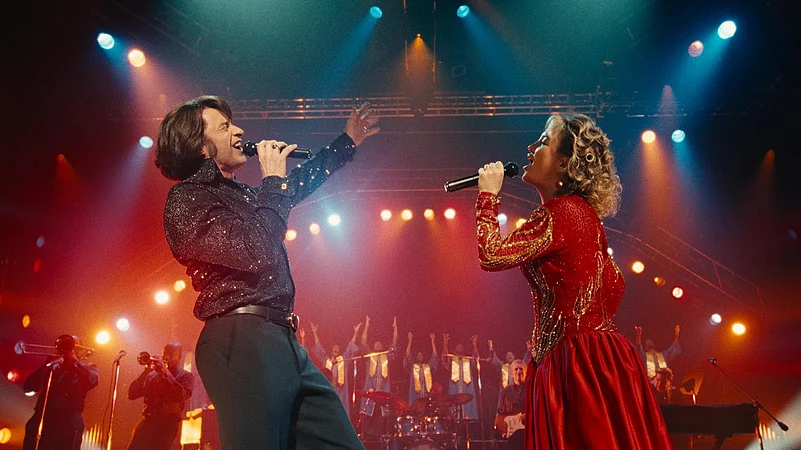 A still from ‘Song Sung Blue’ (2025)