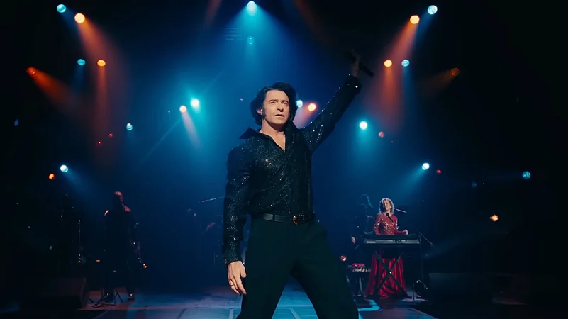 A still from ‘Song Sung Blue’ (2025)