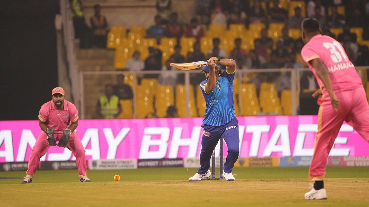 Special Arrangement  : Majhi Mumbai taking on Srinagar Ke Veer in ISPL match 1