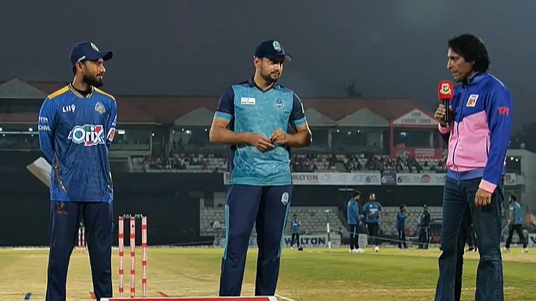 X/Bangladesh Cricket : Captains at the toss for the Bangladesh Premier League 2025-26 match between Dhaka Capitals and Noakhali Express.