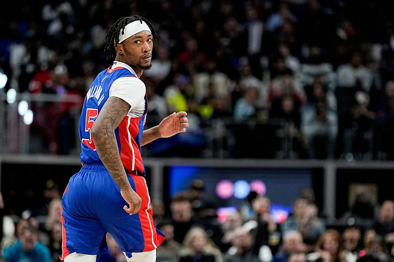 NBA Basketball Game: Detroit Pistons vs Los Angeles Clippers
