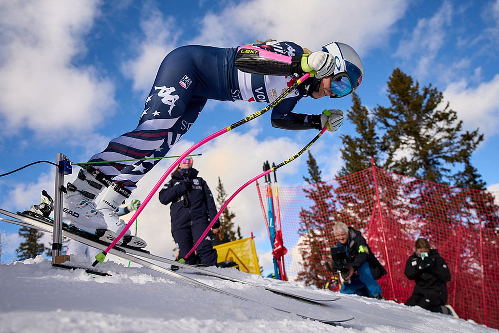 | Photo: AP/Jacquelyn Martin : Skier Lindsey Vonn starts on a practice run with members of the U.S. Women's Ski Team during practice at Copper Mountain, Colo.