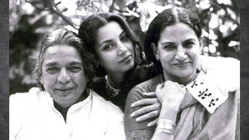 Kaifi Azmi with Shaukat Kaifi and Shabana Azmi