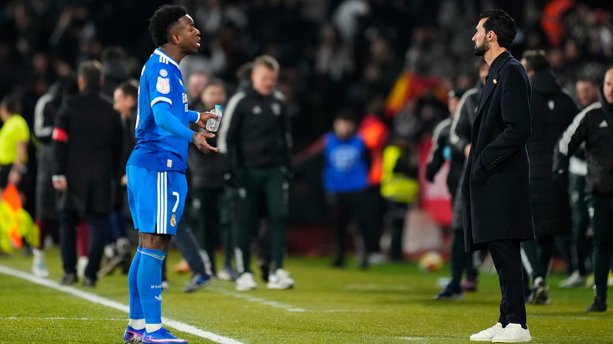 | Photo: AP/Jose Breton : Real Madrid's Vinicius Junior, left, and Real Madrid's head coach Alvaro Arbeloa react during the Copa del Rey round of 16 soccer match between Albacete and Real Madrid, in Albacete, Spain, Wednesday, Jan. 14, 2026.