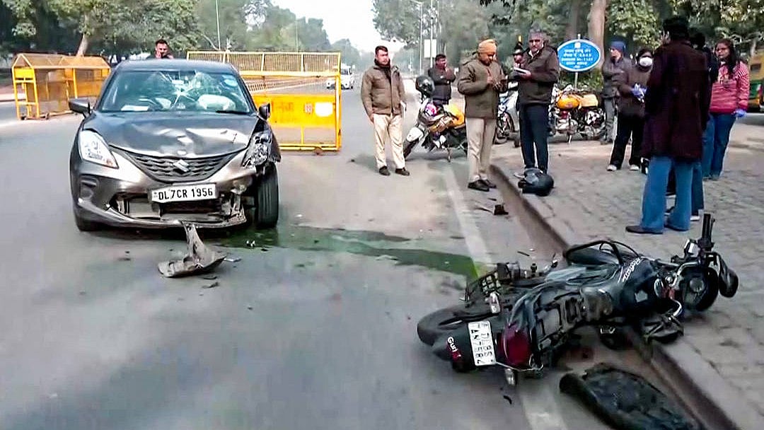 Car crash in Delhi