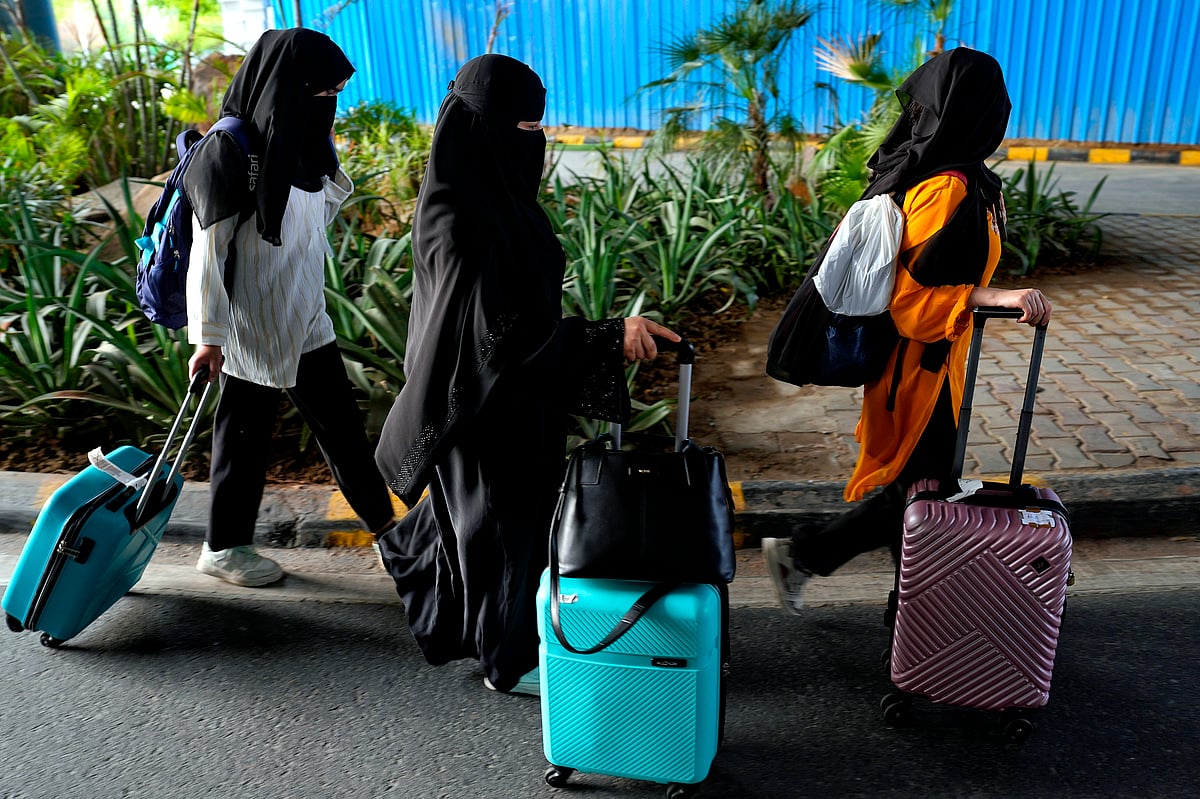 Indian Students arrive in IGI airport