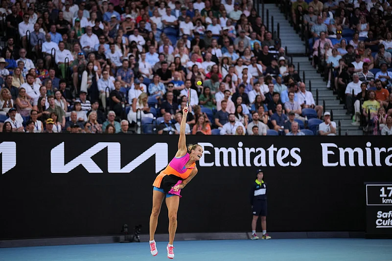 Aryna Sabalenka of Belarus serves to Tiantsoa Rakotomanga Rajaonah of France